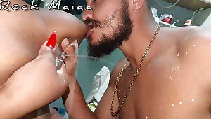 Acabou a gua Toma banho de leite! Fist,amamentao adulta,greluda e lactao